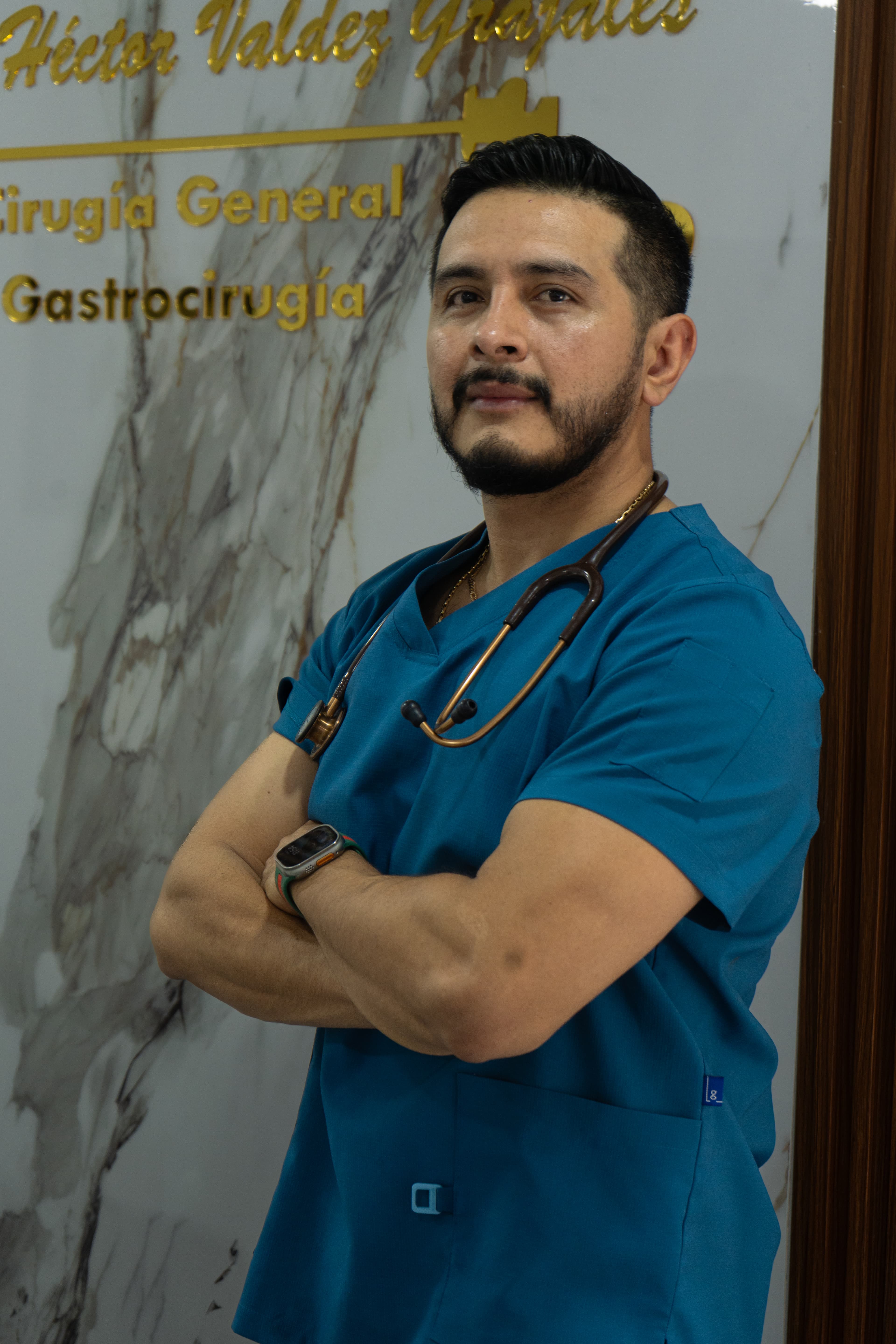 Dr. Héctor Valdéz Grajales — Cirujano General en Tuxtla Gutiérrez